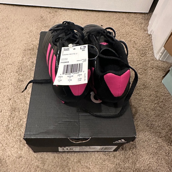 New Black Adidas Little Girl Cleats - Picture 7 of 7